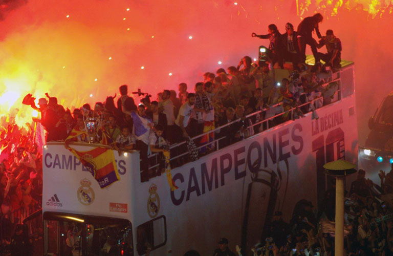 احتفال ريال مدريد مع جماهيره فى سيبيليس