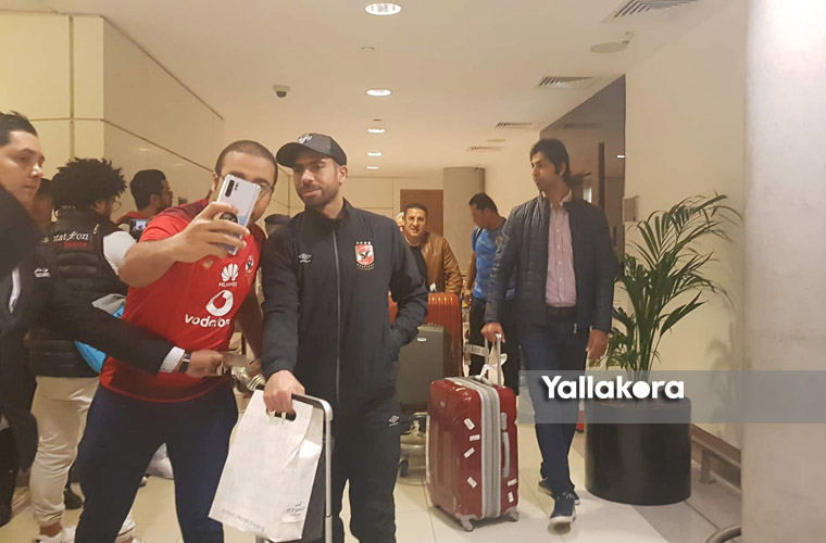 وصول لاعبي الأهلي إلى الإمارات استعدادا للسوبر