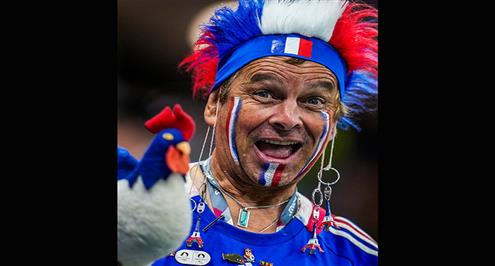 أجواء الجماهير في مباراة فرنسا وإنجلترا