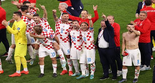 احتفال لاعبي منتخب كرواتيا بعد الفوز على المغرب