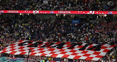 أجواء الجماهير في مباراة اليابان وكرواتيا