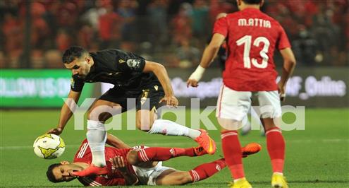 التحامات قوية واحتفال كهربا.. لقطات لم تذع من مباراة الأهلي والوداد