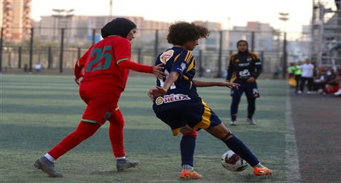 صور من مباراة مودرن سبورت والأهلي في دوري الكرة النسائية 