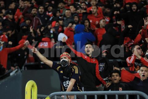 الاهلي والمصري .. جماهير الأحمر تشعل المدرجات