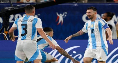 فرحة واحتفال ميسي مع لاعبي منتخب الأرجنتين بالتأهل لنهائي كوبا أمريكا