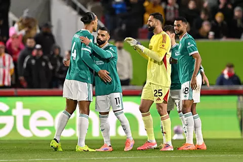 محمد صلاح في مباراة ليفربول وبرينتفورد
