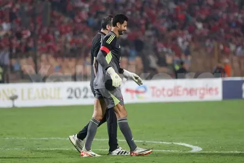 لقطات من مباراة الأهلي وشبيبة القبائل (صور)