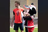 ميكي ماوس وبندق في مران فريق بايرن ميونخ استعدادا لكأس العالم للأندية