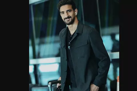 لقطات من وصول بعثة فريق الأهلي إلى ميامي (صور)