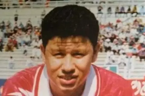 قبل صفقة زيزو.. نجوم ارتدوا قميصي الأهلي والزمالك