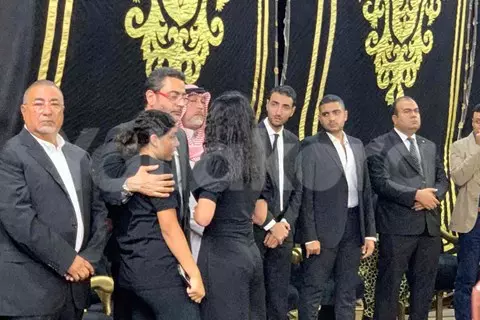 لقطات من عزاء والد العامري فاروق بحضور الخطيب ونجوم الأهلي	