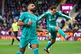 لقطات من تسجيل محمد صلاح لهدفه أمام بيرنلي (صور)
