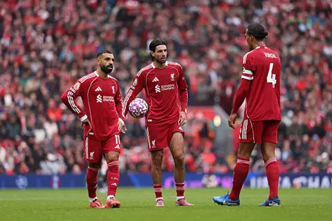لقطات من مباراة ليفربول وإيفرتون (صور)