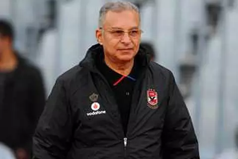 قبل عماد النحاس.. ماذا قدم "مؤقت الأهلي" في قمة الزمالك؟ (صور)