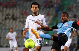 محمد صلاح يهدر فرصة هدف لمصر امام بوتسوانا