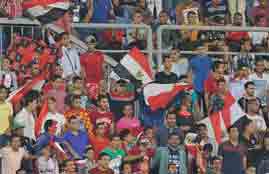 هتاف الجماهير ضد شوقى غريب بكاميرا يالاكورة