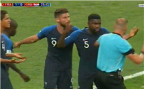 اعتراض لاعبي فرنسا على حكم المباراة