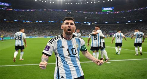 احتفال لاعبي الأرجنتين بعد الفوز على المكسيك