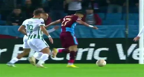القائم يحرم تريزيجيه من تسجيل هدف أمام فيرينكفاروسي  