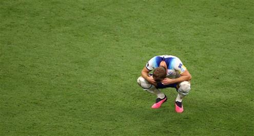 حسرة لاعبي إنجلترا بعد الخسارة أمام فرنسا في كأس العالم