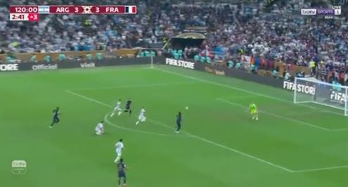 مواني يهدر هدفا قاتلا في الثواني الأخيرة أمام الأرجنتين 