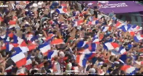 احتفال جماهير فرنسا امام بولندا