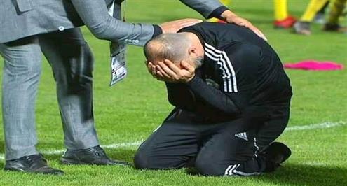 بكاء بلماضي مدرب الجزائر بعد توديع تصفيات المونديال