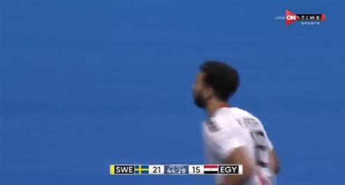 من أعلى نقطة.. حسن قداح يحرز هدف لمنتخب مصر في شباك السويد 