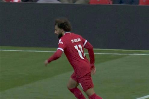 فرصة ضائعة من محمد صلاح أمام ايفرتون
