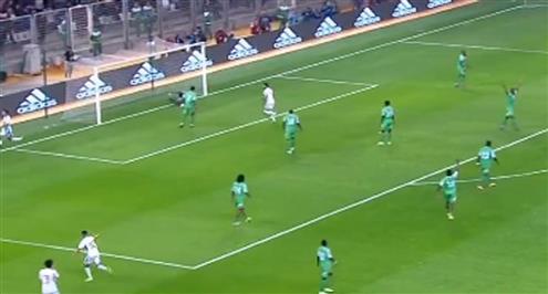 مدافع النيجير يسجل بالخطأ في مرماه ويهدي الجزائر هدف التعادل