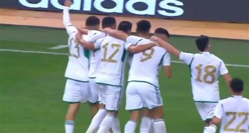 محرز يسجل هدف الجزائر الثاني أمام النيجر