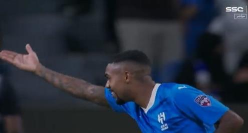 احتفال خاص من مالكوم لجماهير الهلال