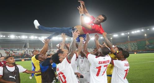 احتفال لاعبي منتخب كاب فيردي بعد التأهل لربع نهائي أمم أفريقيا