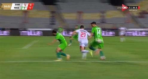 مطالبة من لاعبي الزمالك باحتساب ركلة جزاء على المصري