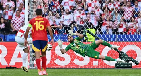 قرار تحكيمي يثير الجدل في مباراة إسبانيا وكرواتيا