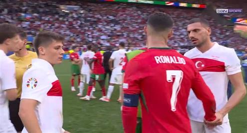 موقف محرج بين رونالدو أردا جولر بعد مباراة البرتغال وتركيا