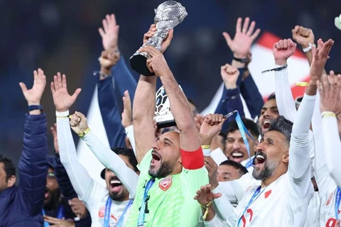 احتفال وفرحة لاعبي منتخب البحرين بعد التتويج بكأس خليجي 26