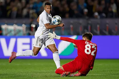 أهداف مباراة كايرات وريال مدريد