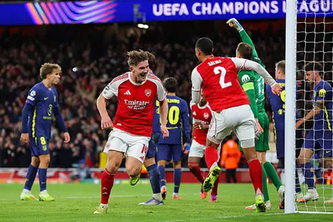 هدف أرسنال الثالث أمام أتلتيكو مدريد (جيوكيريس)	