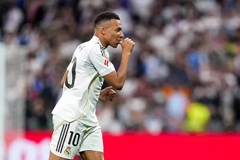 هدف ريال مدريد الأول أمام برشلونة ( مبابي )