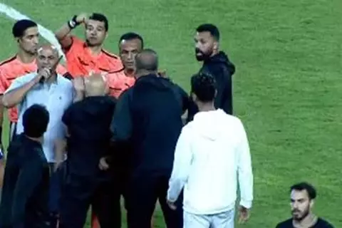 طرد مدرب الإسماعيلي بعد الاعتراض على الحكم