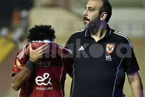 حزن حسين الشحات بعد خروجه مصابا أمام كهرباء الإسماعيلية