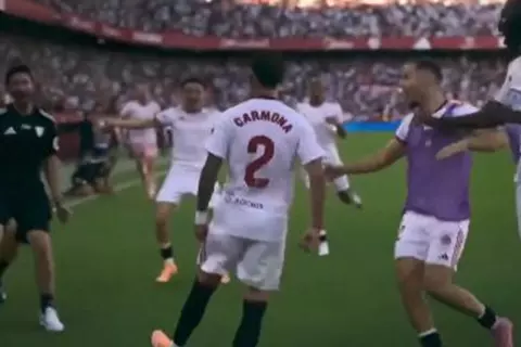 هدف إشبيلية الثالث أمام برشلونة