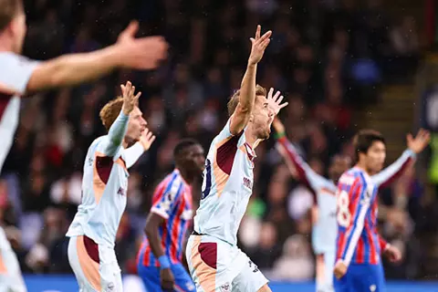 هدف كريستال بالاس الثاني أمام برينتفورد (كولينز بالخطأ)