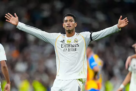 هدف ريال مدريد الثالث أمام فالنسيا ( بيلينجهام )