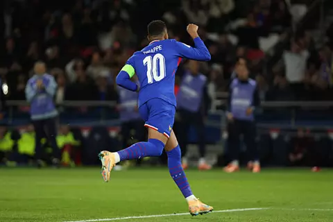 هدف فرنسا الأول أمام أوكرانيا ( مبابي )