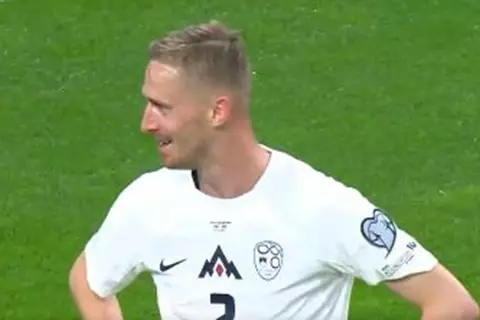 خطأ قاتل.. هدف كوسوفو الثاني أمام سلوفينيا 