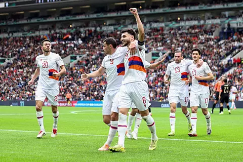 هدف أرمينيا الأول أمام البرتغال (إدوارد سبيرتسيان)