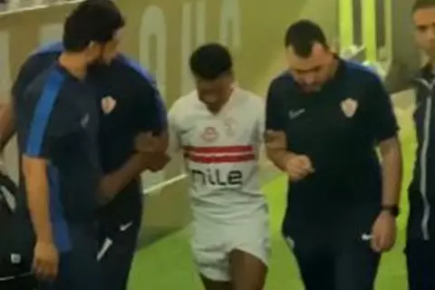 شاهد.. بيزيرا متأثرا بإصابته في مباراة الزمالك وطلائع الجيش