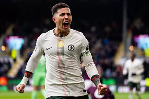 هدف تشيلسي الثاني أمام بيرنلي